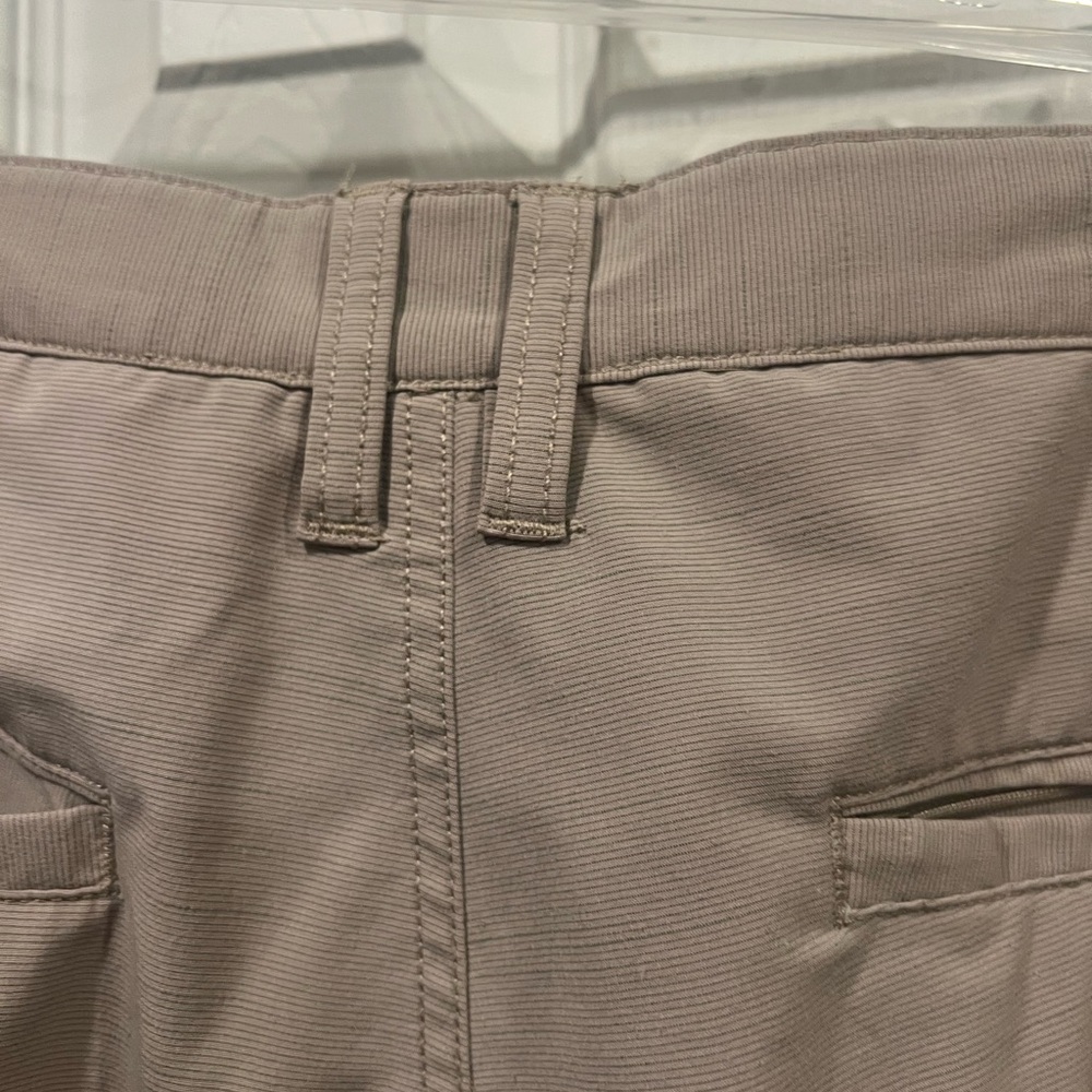 Billabong Light Tan Shorts - Picture 10 of 13